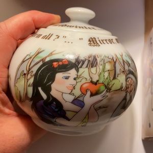 Cardew Disney Snow White Sugar Bowl